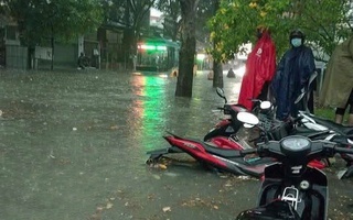Trận mưa dị thường, rất hiếm ở TP HCM