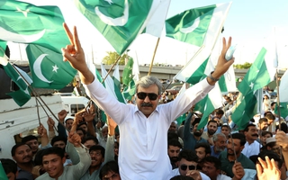 Ấn Độ - Pakistan đều tuyên bố chiến thắng, ông Donald Trump đưa ra hứa hẹn