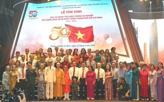Những ngọn lửa thầm lặng xây dựng tương lai