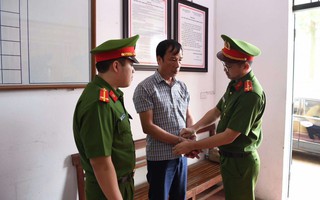Một chủ tịch UBND xã bị giữ người, khám xét khẩn cấp
