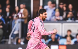 Inter Miami bị cầm hòa, Messi nhận thẻ vàng khi chỉ tay thẳng mặt trọng tài