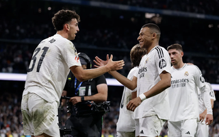 Sao trẻ lập công, Real Madrid níu giữ hy vọng đua tranh La Liga