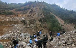 Sạt lở khi thi công thủy điện, 5 người mất tích, thương vong