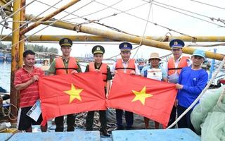 Ngư dân, chủ tàu ký cam kết về chống khai thác IUU