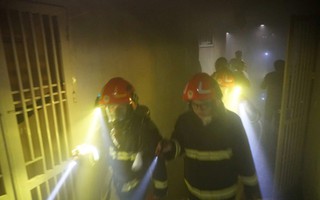 Cháy tại tầng 4 chung cư Mường Thkèo nhà cái tỷ lệ cá cượch, tuyến phố du lịch náo loạn