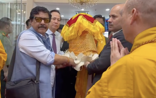 VIDEO: Xá lợi Đức Phật đã đến TP HCM