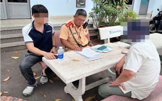 Phạt nhân viên rửa xe 5 triệu đồng do bật đèn ưu tiên ô tô của khách