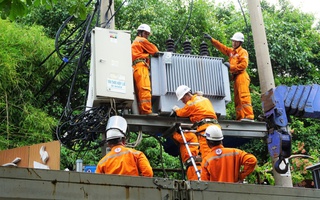 Ngành điện TP HCM tăng cường bảo đảm an toàn mùa mưa, bão