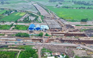 Gấp rút mở luồng riêng chở cát cho Vành đai 3 TP HCM