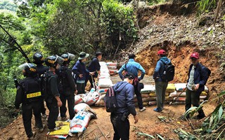 Liều lĩnh khai thác vàng giữa rừng phòng hộ
