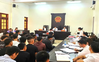 Xét xử 26 thanh thiếu niên đánh nhau, ném bom xăng gây chết người tại Đồng Hới