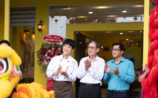 Nam thần "Mắt biếc" làm đầu bếp mì Quảng