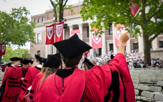 Mối quan hệ gây tranh cãi giữa Đại học Harvard và Trung Quốc