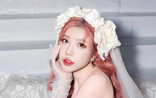 Trang Pháp diện váy cưới xinh như búp bê