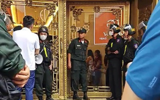VIDEO: Nhà trùm giang hồ xứ Thanh - Tuấn "thần đèn" bị công an khám xét