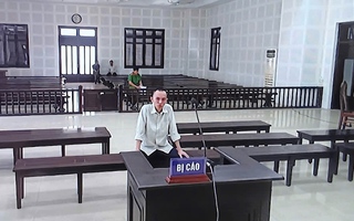 Dùng danh xưng luật sư "giăng bẫy" giấc mơ đổi đời