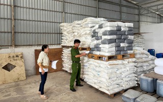 Phát hiện 25 tấn hóa chất và mỹ phẩm không rõ nguồn gốc