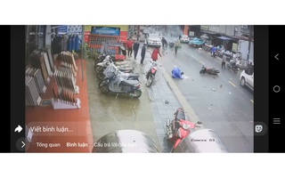 VIDEO: Ô tô tông liên tiếp 3 xe máy, cháu bé 5 tuổi tử vong thương tâm