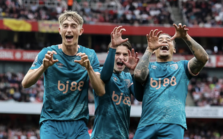 Arsenal thua sốc Bournemouth, lo mất ngôi nhì Ngoại hạng