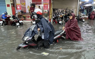 tỷ lệ bóng đá kèo nhà cái sắp đón nhiều cơn mưa lớn, người dân lưu thông dưới mưa cần chú ý gì?