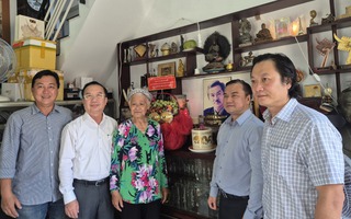 Thăm và tri ân Họa sĩ, Anh hùng lao động Đặng Ái Việt