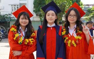 Không thể quên bóng dáng tảo tần của ba mẹ, thầy cô!