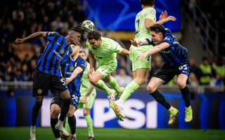 Barcelona thua trận cầu 7 bàn, Inter Milan vào chung kết Champions League