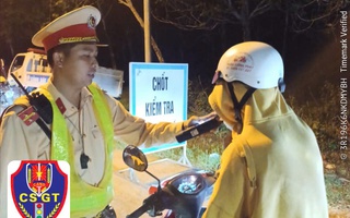 Công an Bình Dương xử lý nhiều "ma men" bất hợp tác khi đo nồng độ cồn