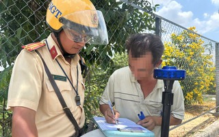 CSGT TP HCM phát hiện 4 người khai thác thuỷ sản trái phép