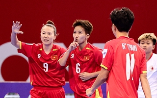 Tuyển futsal nữ Việt Nam thắng trận cầu 8 bàn, giành ngôi đầu bảng