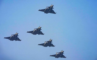 Pakistan tuyên bố bắn hạ máy bay chiến đấu "khủng", Ấn Độ chưa lên tiếng