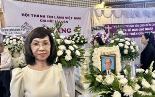 Ca sĩ Trang Mỹ Dung tiễn biệt nhạc sĩ Trương Hoàng Xuân