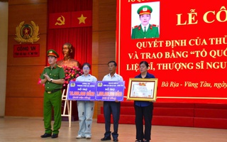 Trao bằng Tổ quốc ghi công cho gia đình liệt sĩ Nguyễn Ngọc Minh Nhật