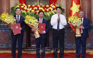 Chủ tịch nước Lương Cường trao quyết định bổ nhiệm 3 Phó Chủ nhiệm Văn phòng Chủ tịch nước