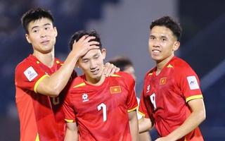 Quang Hải rút lui, 2 tuyển thủ Việt Nam được gọi bổ sung đấu Man United