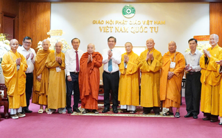 Lãnh đạo TP HCM chúc mừng Đại lễ Phật đản