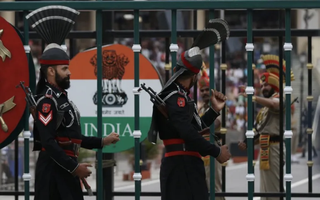 Điểm nóng xung đột 10-5: Hàng trăm máy bay không người lái ở biên giới Ấn Độ - Pakistan?