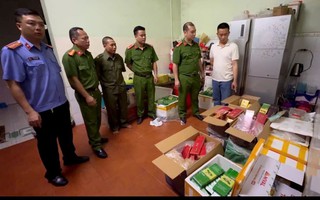 Bắt 2 đối tượng buôn bán hàng cấm