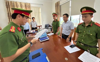 Bắt 2 nguyên cán bộ trung tâm quỹ đất ở Quảng Nam