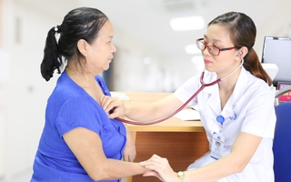 Vì sao Bộ Y tế muốn cấp thuốc mạn tính tới 3 tháng/lần?