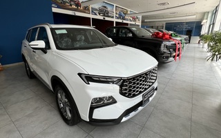 "Cuộc chiến" phân khúc xe gầm cao hạng C