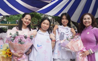 Cô hiệu trưởng tâm tình với học sinh lớp 12: Chỉ cần "xanh" đã là một cách sống đẹp