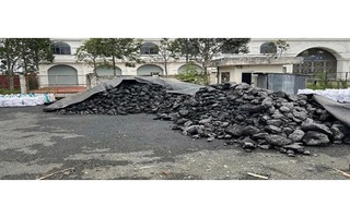 Phát hiện hàng hóa không rõ nguồn gốc trong 2 xe đầu kéo biển số TP HCM
