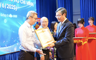 Thứ trưởng Bộ GD-ĐT dành nhiều lời khen Trường ĐH Mở TP HCM