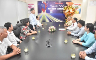 Nhiều đơn vị đến chúc mừng Báo Người Lao Động nhân kỷ niệm 100 năm Báo chí cách mạng Việt Nam