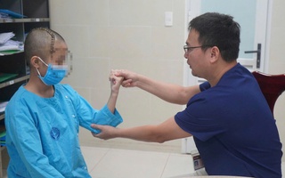 Nữ sinh 13 tuổi đột quỵ trong lúc tập văn nghệ