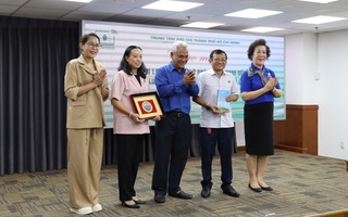 Ban Liên lạc Cựu Cán bộ Đoàn phía Nam thăm, chúc mừng Trung tâm Báo chí TP HCM