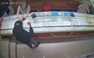 Kẻ cướp tiệm vàng ở Lâm Đồng sa lưới khi xuống… máy bay