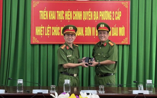 Công an TP HCM bàn giao con dấu mới