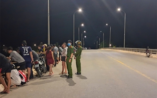 Nghi một thanh niên nhảy cầu Xuân Sơn, lực lượng chức năng đang tìm kiếm